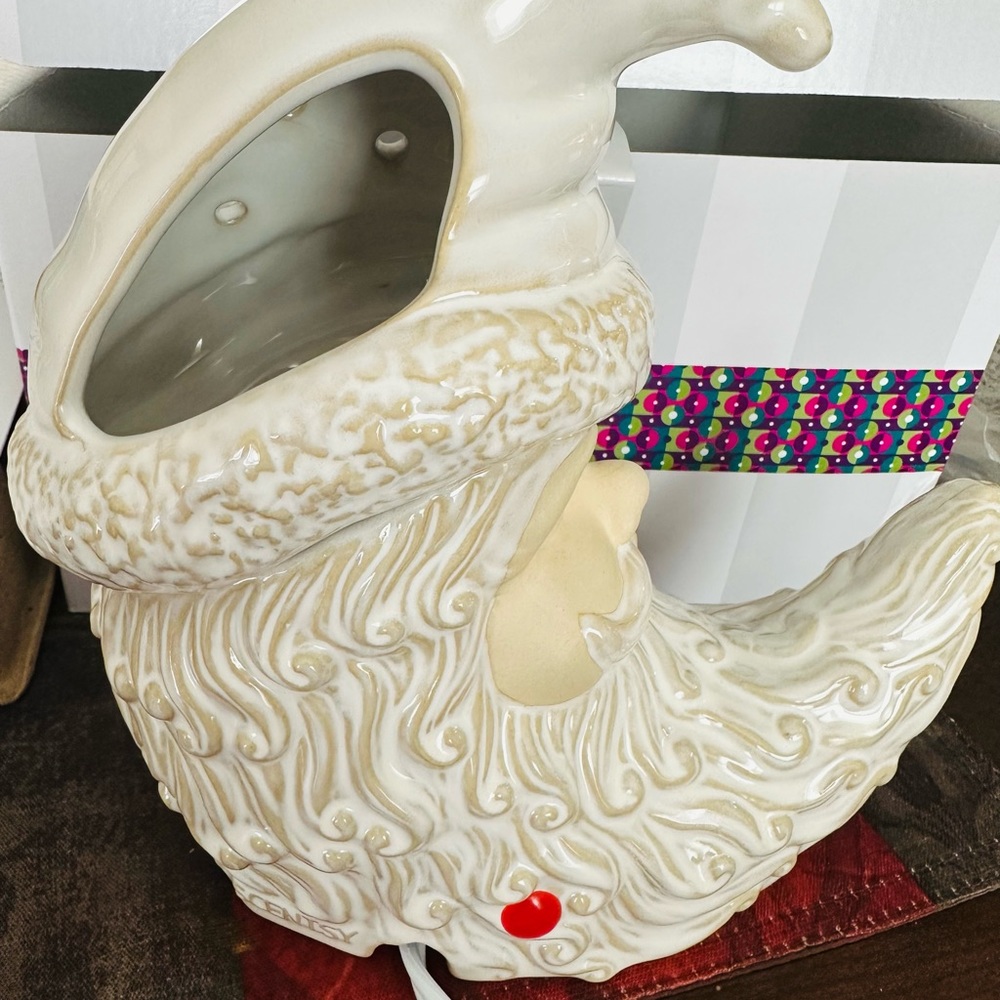 White/Beige Santa wax warmer
